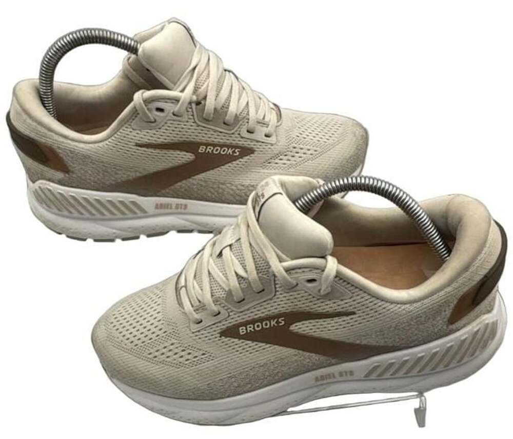 Brooks Ariel GTS 24 Size 10 Wide Coconut